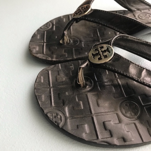 Tory Burch black patent Thora thong sandal - Picture 5 of 5